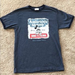WALT DISNEY WORLD T-SHIRT SIZE SMALL